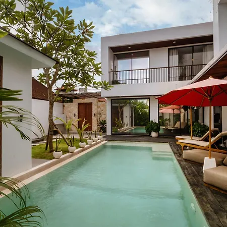 Bali Large 5-Br Private Luxury Dandanku Villa In Seminyak